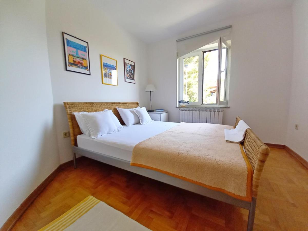 Apartment Lungomare Pula Exterior photo